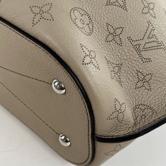 Louis Vuitton Galet Monogram Mahina Leather Girolata 2Way in Grey - Picture 9 of 13
